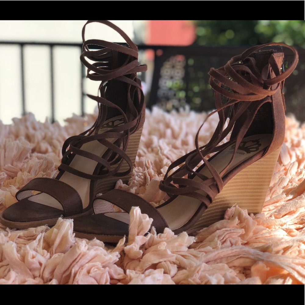 BRAND NEW Fergalicious By Fergie Sandals Sz 9.5
